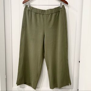 TEXTURED WIDE LEG CROP PANTS